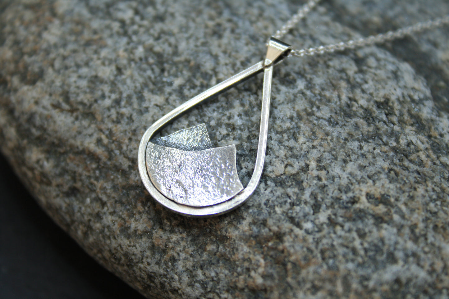 BEINN Teardrop Textured Mountain Range