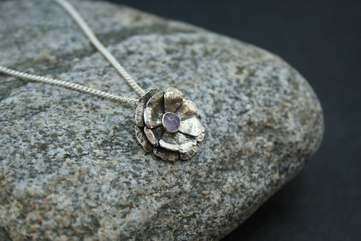 BLODYN Anemone Pendant